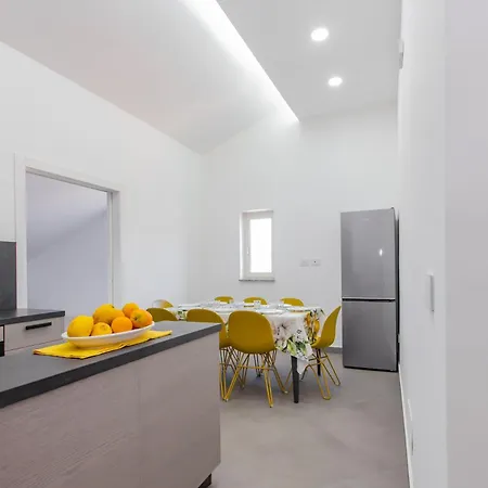 Seaview 2 Apartment *